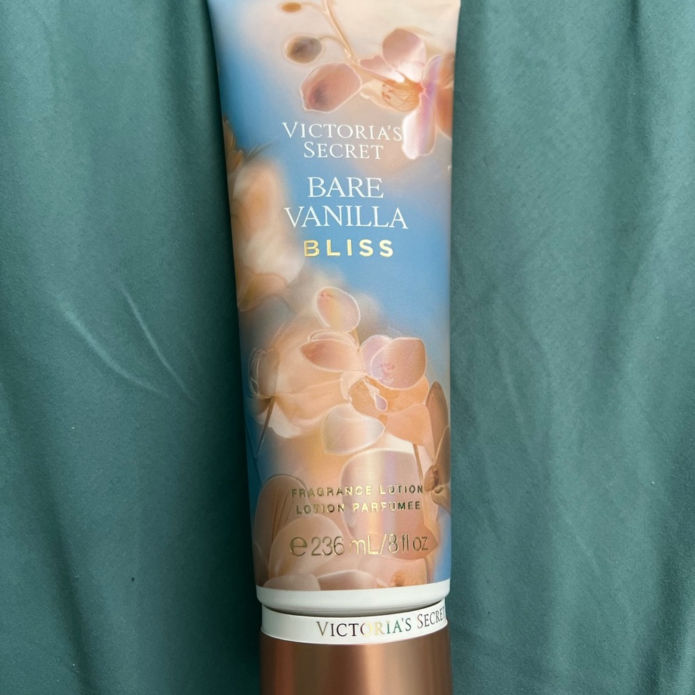 Victoria's Secret Bare Vanilla Bliss Lotion - New